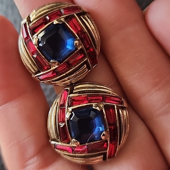VTG Gold and Red Clip Earrings with Blue Gemstone - Picture 2 of 8